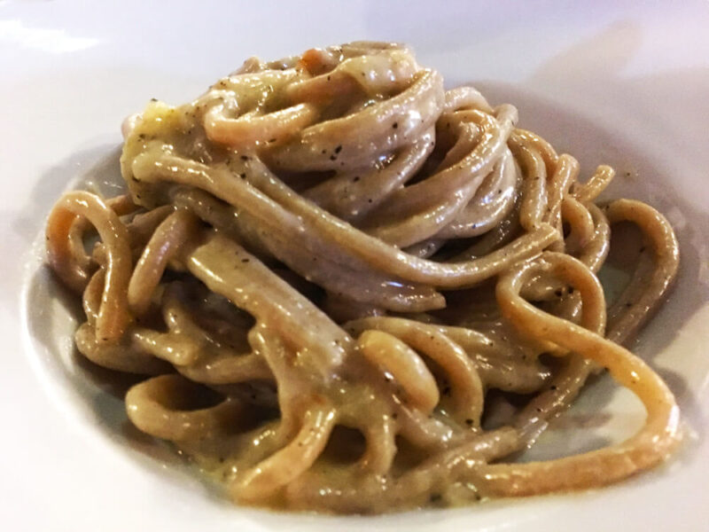 Pici caserecci al chianti con cacio e pepe